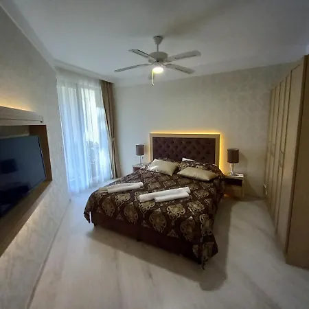 Private Grand 15 Apartment