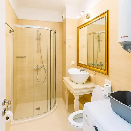 Private Grand 15 *